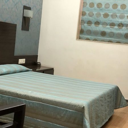 Hotel Sweet Home มุมไบ ภายนอก รูปภาพ